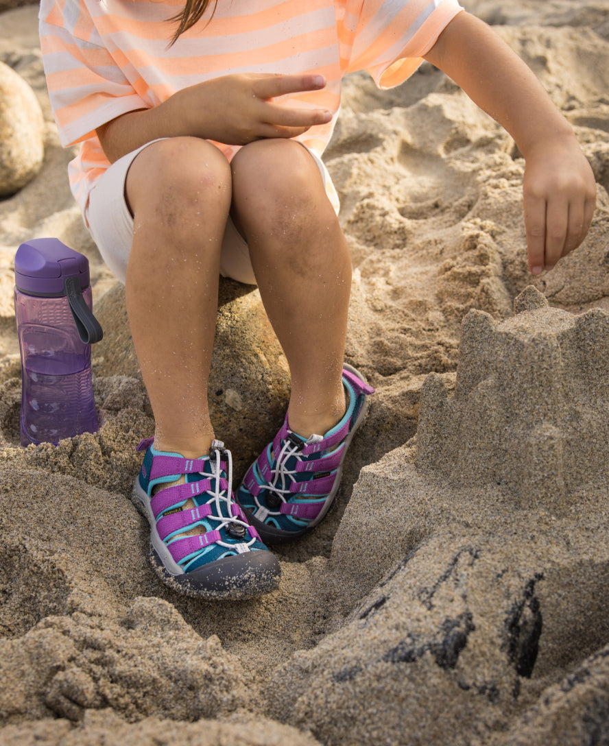 Keen Big Kids' Newport Boundless Sandal Black/Precious Blue