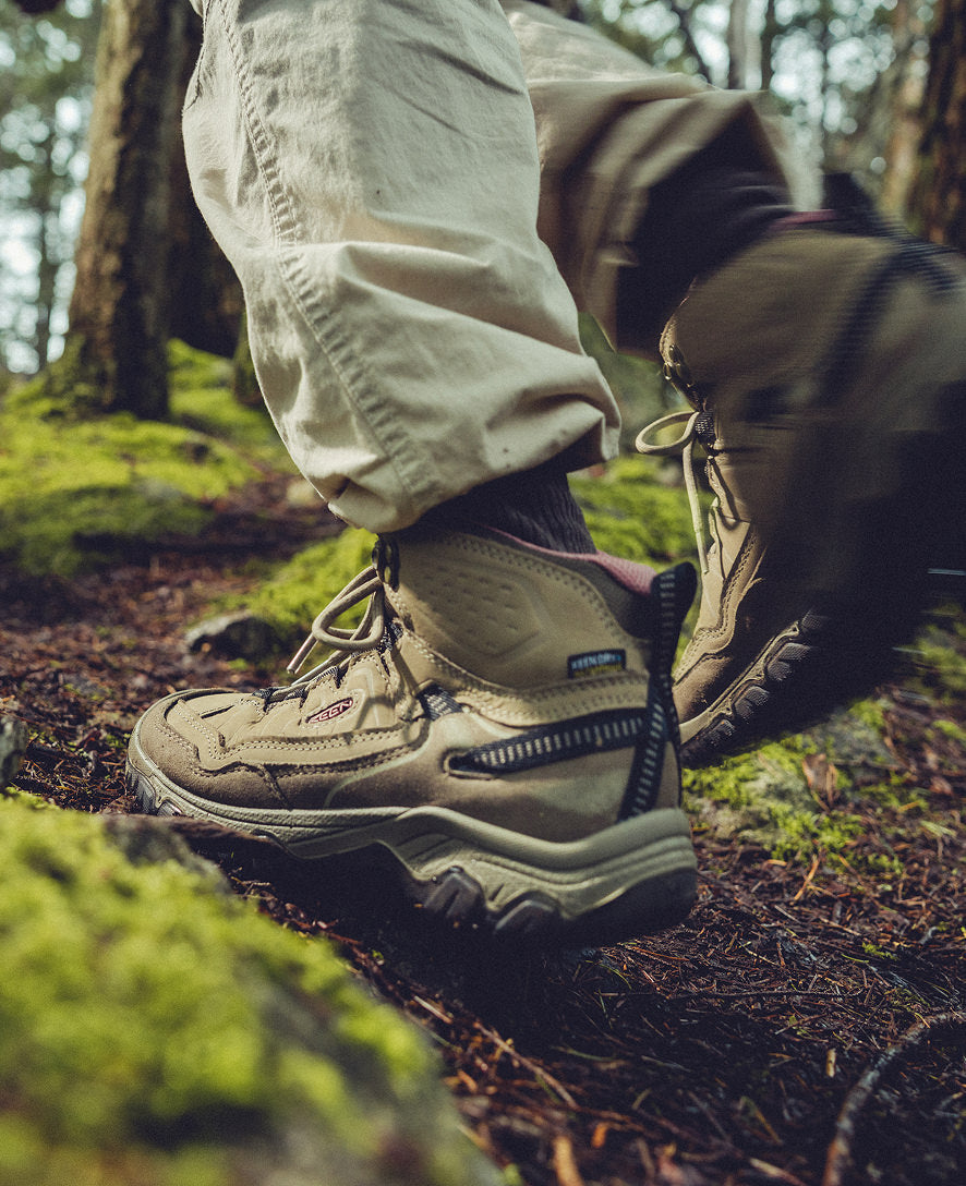 Keen Women's Targhee IV Waterproof Hiking Boot Coyote/Peach Fuzz