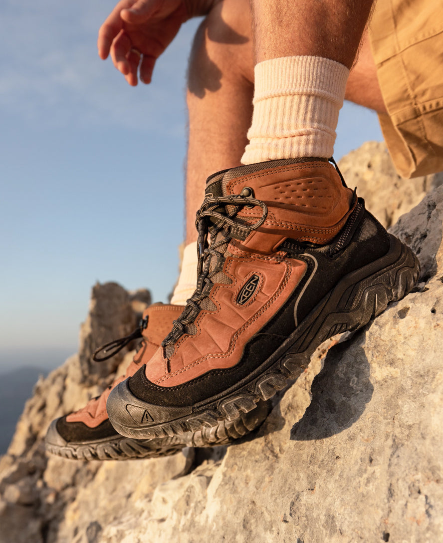 Keen Men's Targhee IV Wide Waterproof Hiking Boot Bison/Black