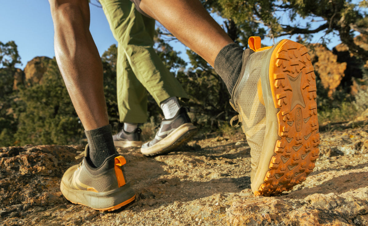 Keen Men's 450 Dirt Waterproof Hiking Shoe Lemon Curry/Black